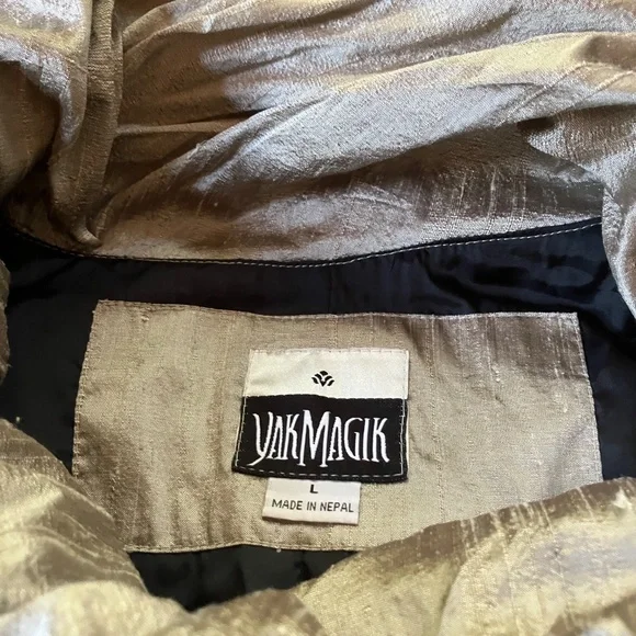 YAK MAGIK Gold Silk Draped Collar Opera Coat - Picture 5 of 6